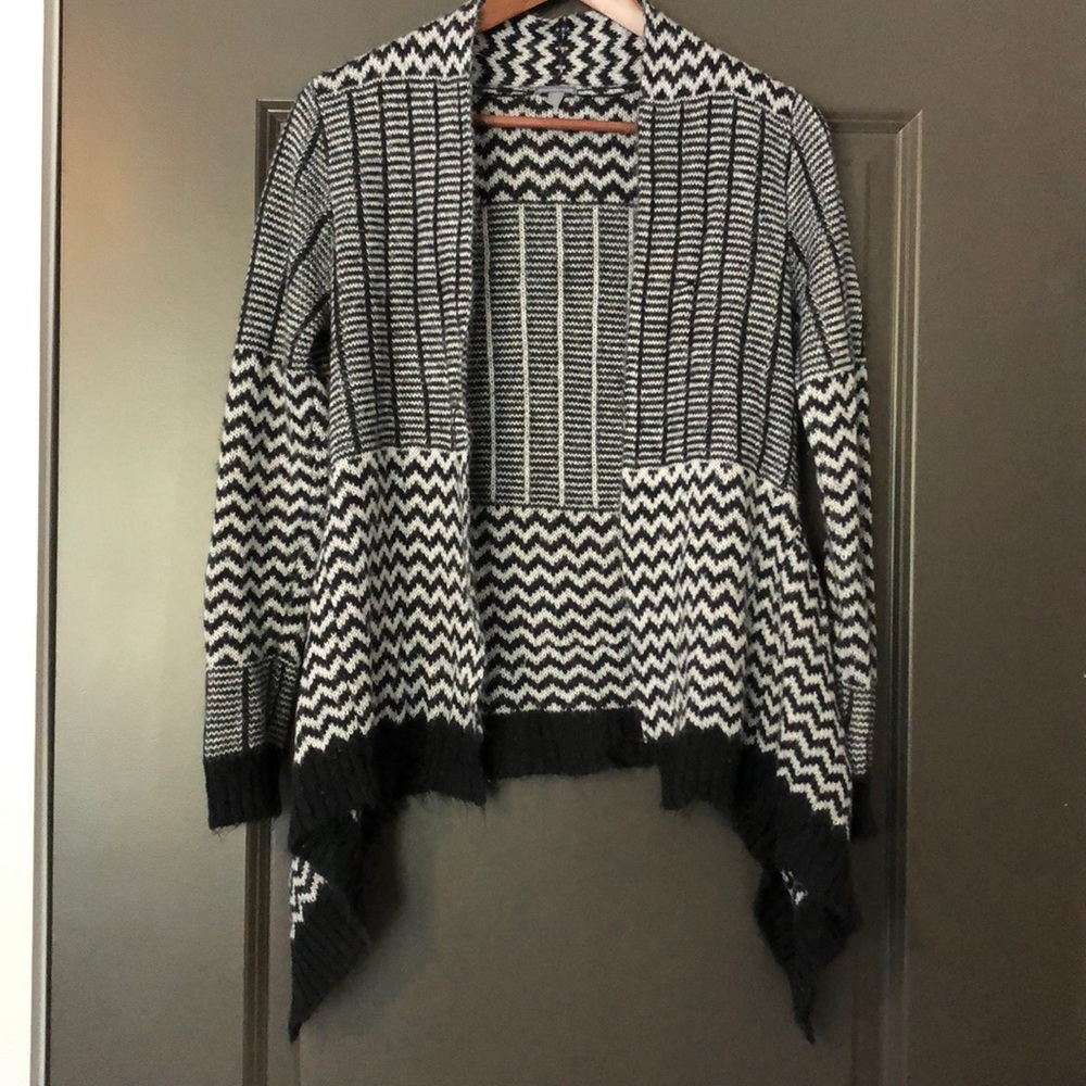 🌺Charlotte Russe Women Sweater Size XS Gray White